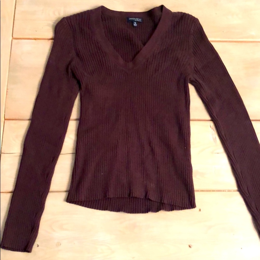 Brown fitted sweater